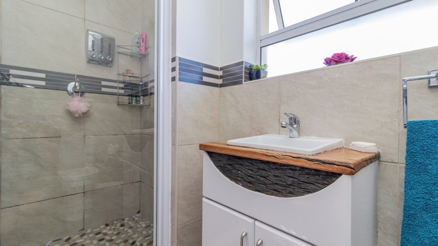 5 Bedroom Property for Sale in Bettys Bay Western Cape